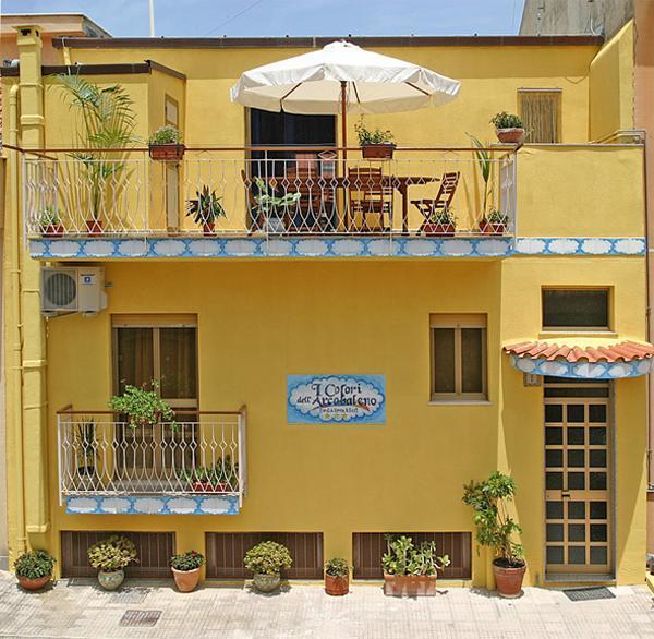 I Colori Dell'Arcobaleno Bed & Breakfast Santo Stefano di Camastra Luaran gambar